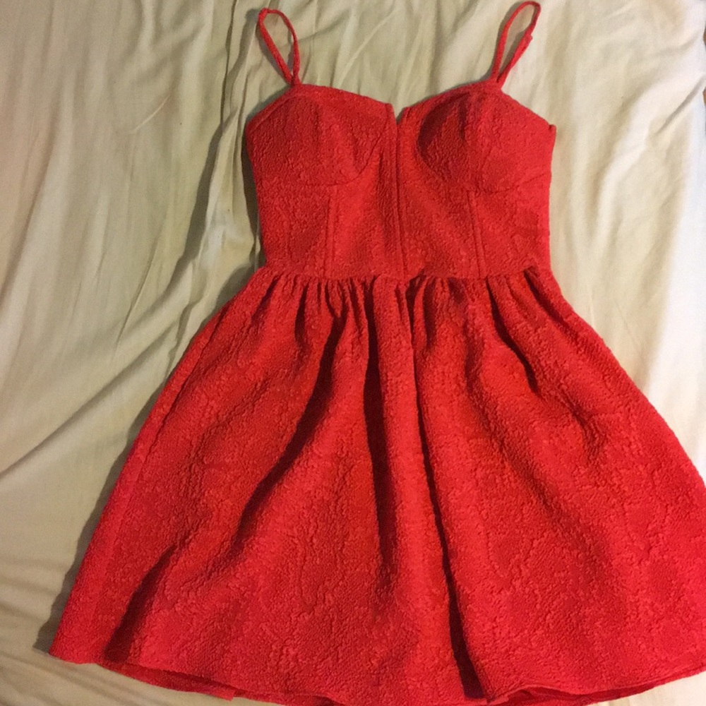 pink/red dress